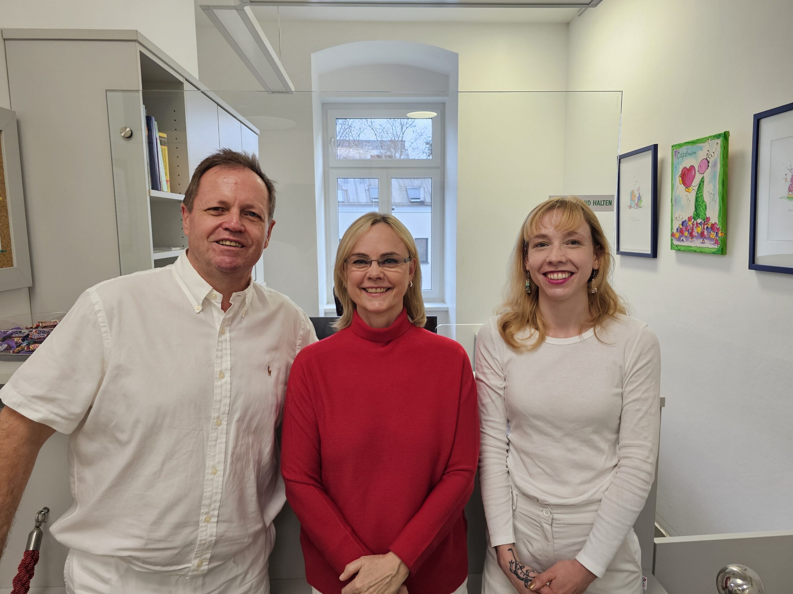 Das Praxisteam der Ordination Dr. Haymo Hochreiter – Orthopädie in Linz bei der Arbeit